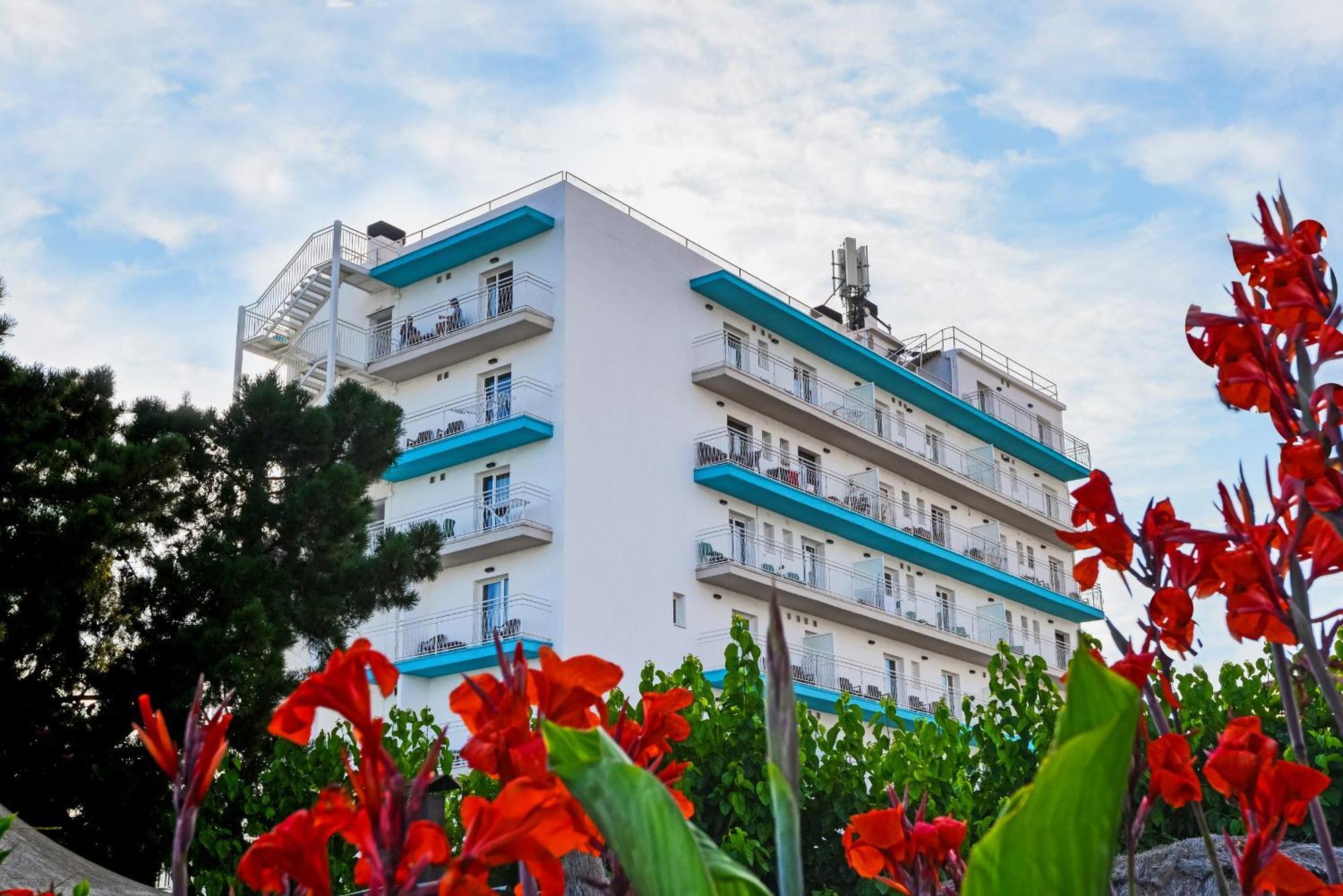 Bamblue Boutique Apartments Пинеда-де-Мар Экстерьер фото
