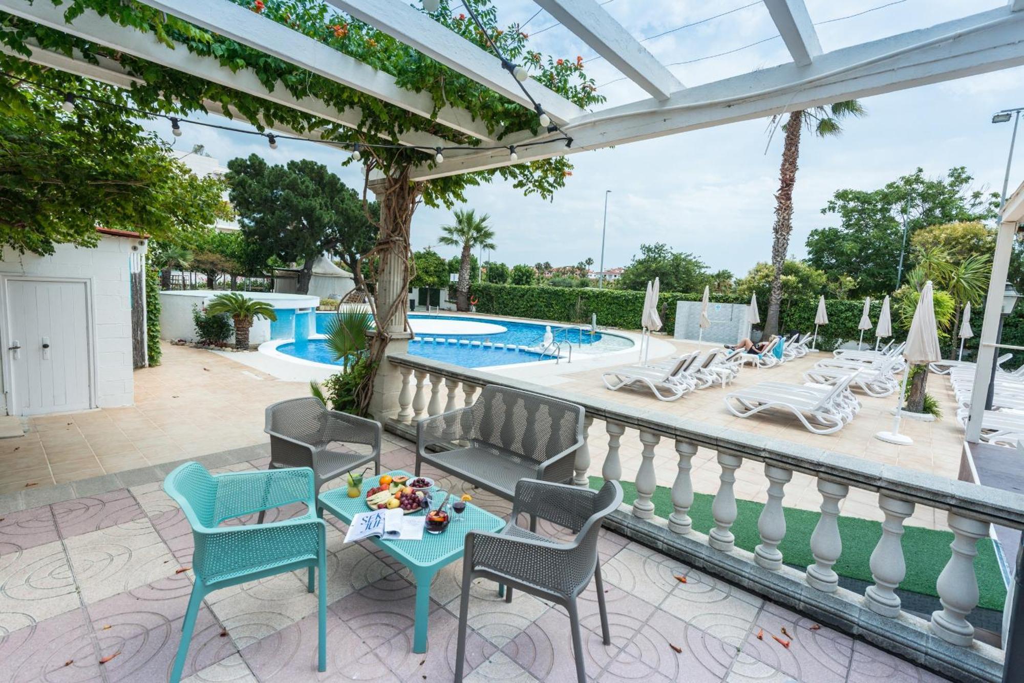 Bamblue Boutique Apartments Пинеда-де-Мар Экстерьер фото