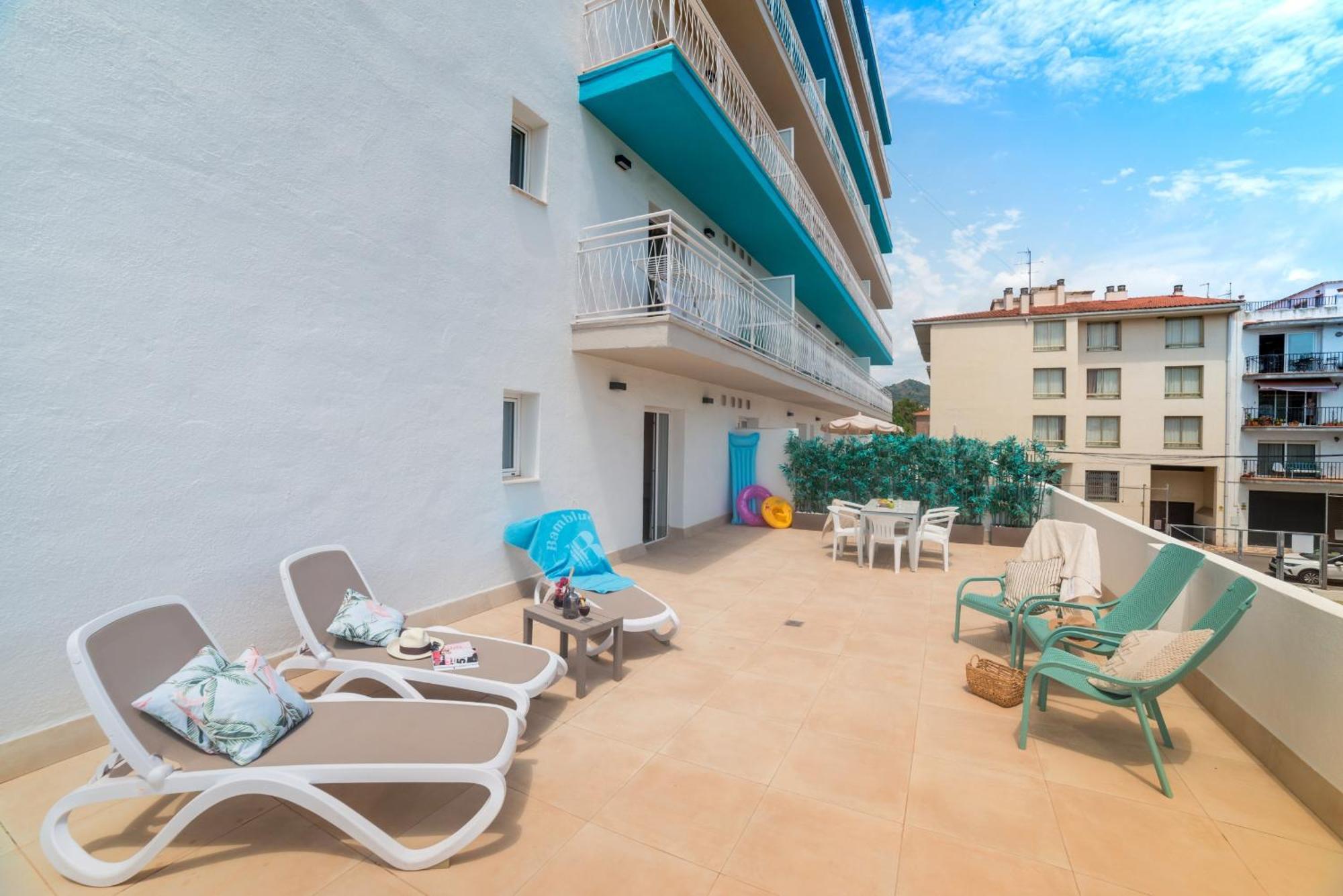 Bamblue Boutique Apartments Пинеда-де-Мар Экстерьер фото